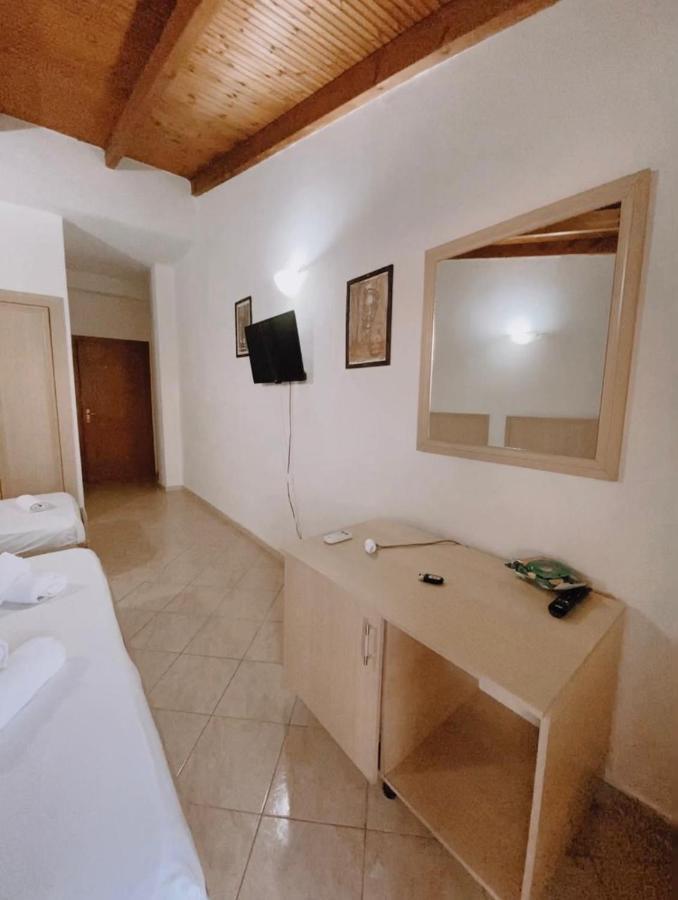 Hotel Belle Vue Dhërmi Екстериор снимка