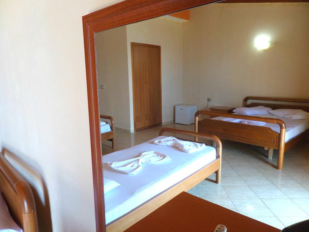 Hotel Belle Vue Dhërmi Стая снимка