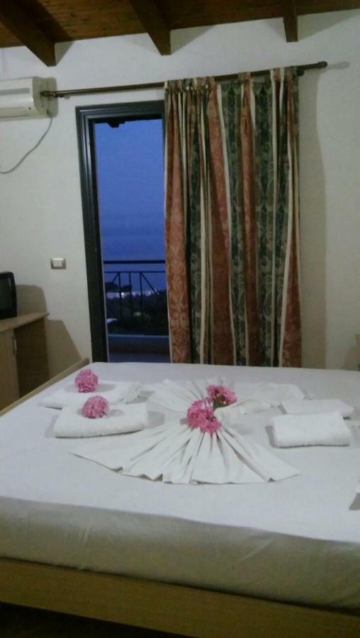 Hotel Belle Vue Dhërmi Екстериор снимка